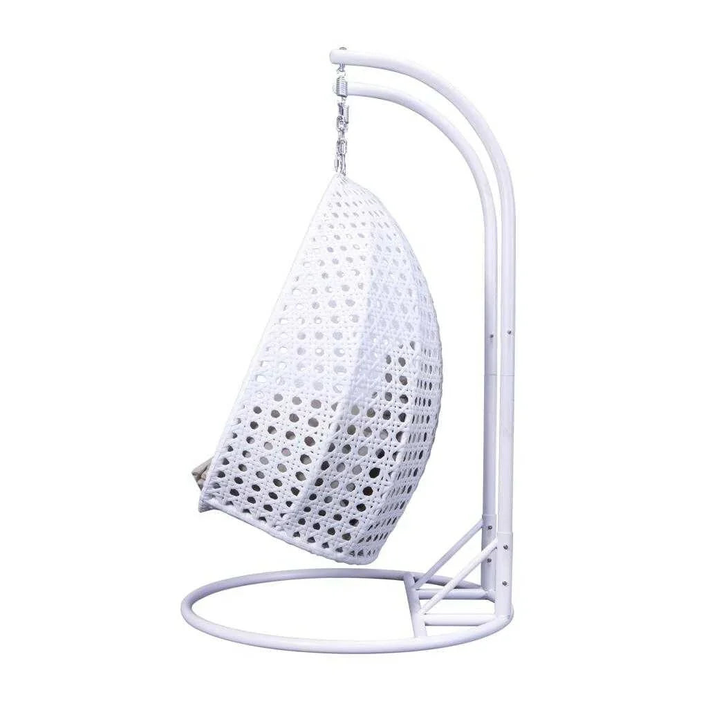 LeisureMod Sedia a Uovo Sospesa per 2 Persone con Supporto - Dondolo Pensile per Esterni/Interni in Rattan Intrecciato con Cuscini