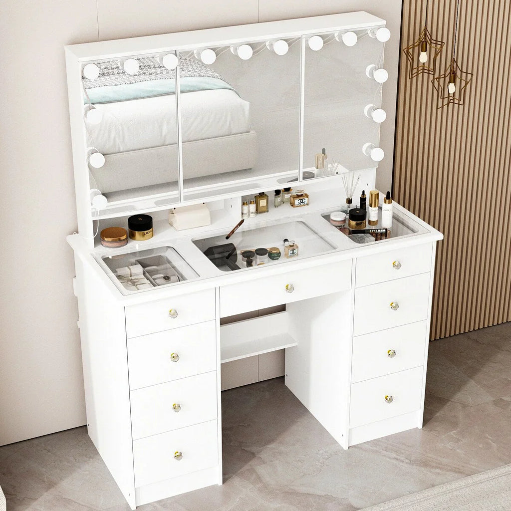 Comò per trucco con specchio a tre ante, illuminazione certificata e piano in vetro