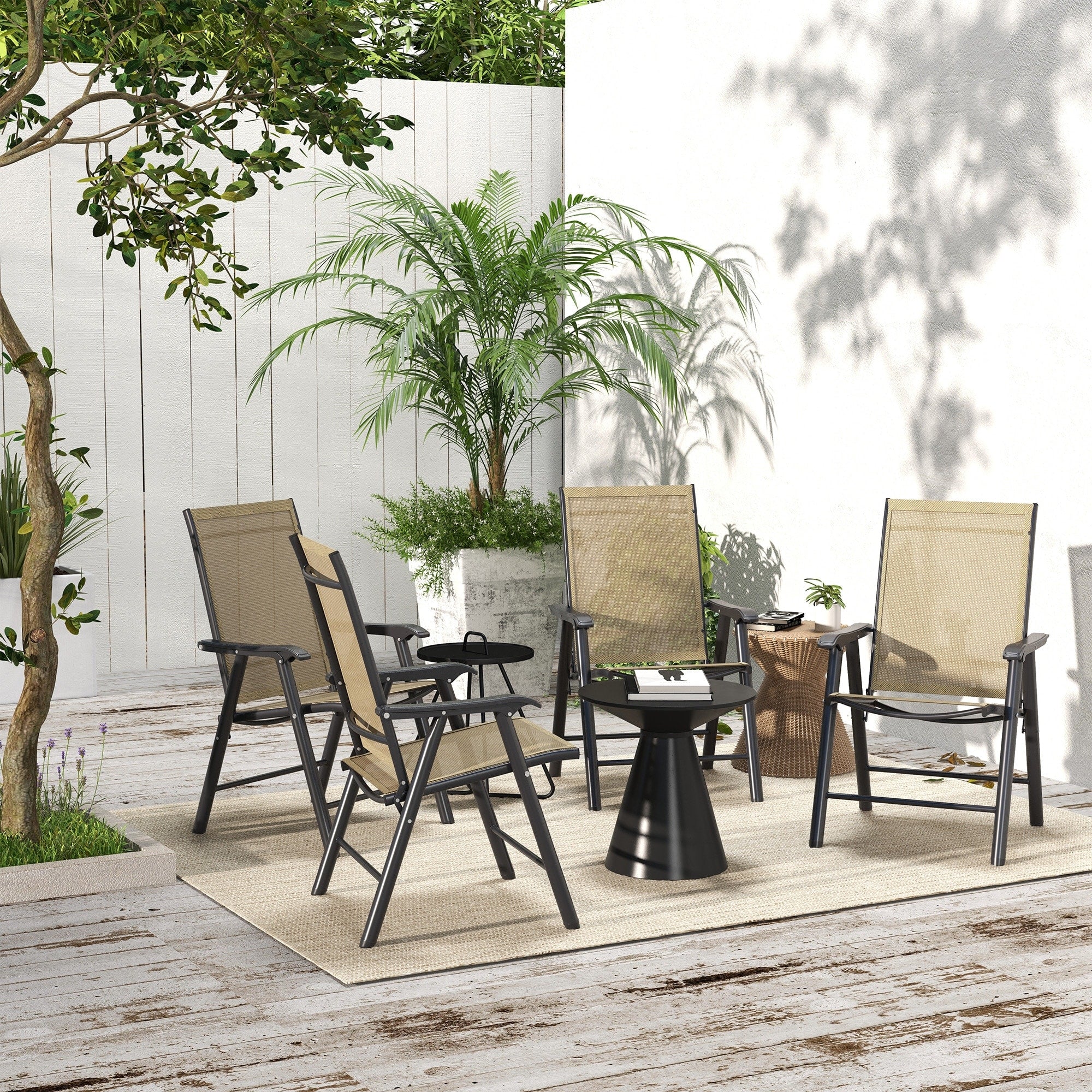 Set di 4 sedie pieghevoli Outsunny per patio, dal design semplice ed elegante, comode per terrazza, giardino, cortile e viaggio